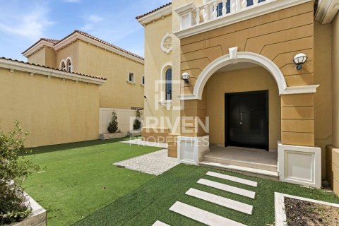 Villa en Jumeirah Park, Dubai, 3 dormitorios, 541.16 m², № 129732 - foto 6