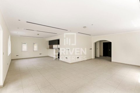Villa en Jumeirah Park, Dubai, 3 dormitorios, 541.16 m², № 129732 - foto 20