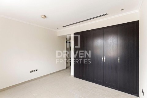 Villa en Jumeirah Park, Dubai, 3 dormitorios, 541.16 m², № 129732 - foto 17