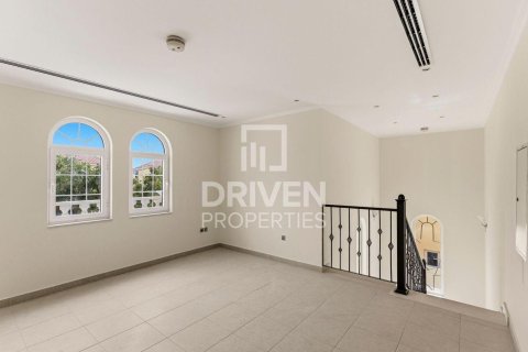 Villa en Jumeirah Park, Dubai, 3 dormitorios, 541.16 m², № 129732 - foto 15