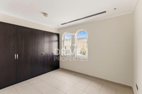 Villa en Jumeirah Park, Dubai, 3 dormitorios, 541.16 m², № 129732 - foto 25