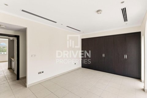 Villa en Jumeirah Park, Dubai, 3 dormitorios, 541.16 m², № 129732 - foto 24