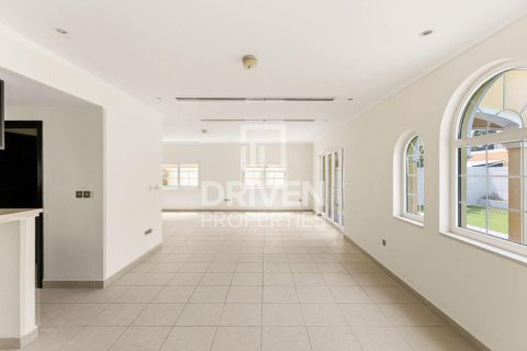 Villa en Jumeirah Park, Dubai, 3 dormitorios, 541.16 m², № 129732 - foto 22