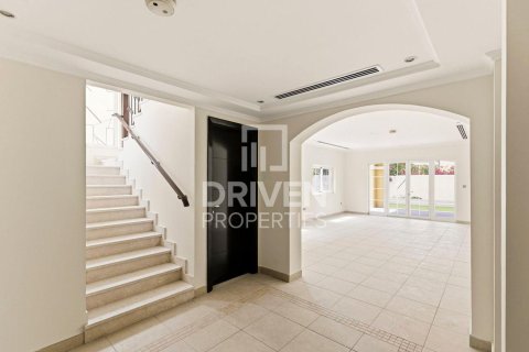 Villa en Jumeirah Park, Dubai, 3 dormitorios, 541.16 m², № 129732 - foto 14