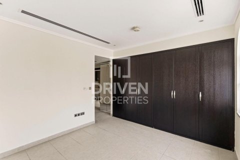 Villa en Jumeirah Park, Dubai, 3 dormitorios, 541.16 m², № 129732 - foto 16