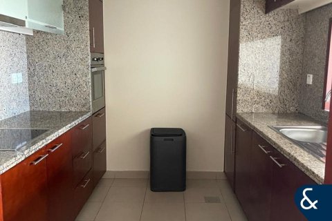 Снять в аренду квартиру в Даунтаун Дубай (Даунтаун Бурдж Дубай), Дубай: 2 спальни, 135м², № 89020 - фото 2