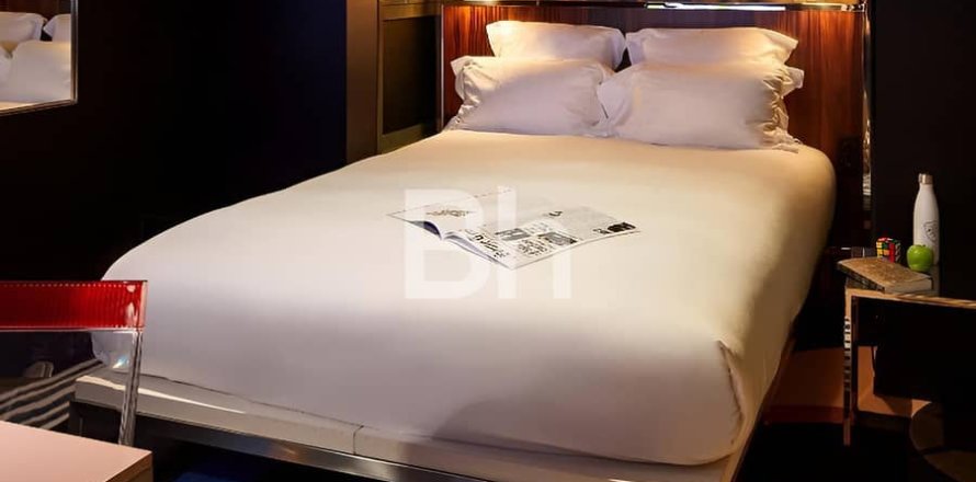 Apartment in Business Bay, Dubai 2 bedrooms, 75 sq.m. № 23448