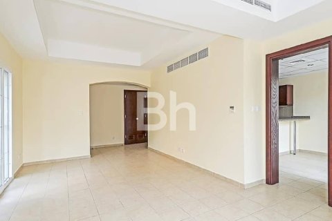 Снять в аренду таунхаус в Арабиан Ранчес, Дубай: 3 спальни, 226м², № 23447 - фото 7
