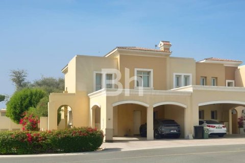 Снять в аренду таунхаус в Арабиан Ранчес, Дубай: 3 спальни, 226м², № 23447 - фото 1
