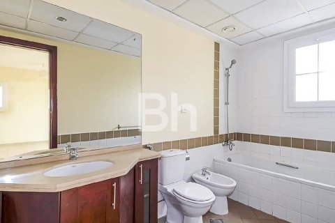 Снять в аренду таунхаус в Арабиан Ранчес, Дубай: 3 спальни, 226м², № 23447 - фото 3