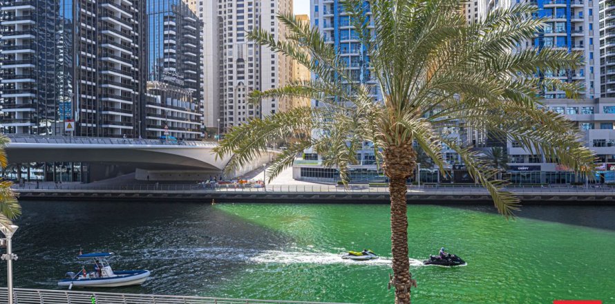 Apartment in Dubai Marina, Dubai 3 bedrooms, 198.3 sq.m. № 109445