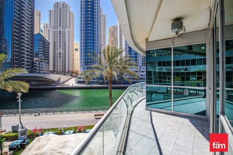 Apartment in Dubai Marina, Dubai 3 bedrooms, 198.3 sq.m. № 109445 - photo 12
