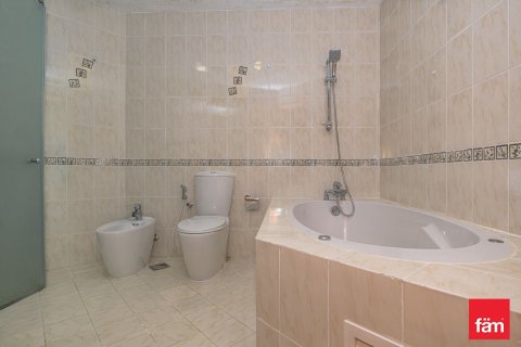 Apartment in Dubai Marina, Dubai 3 bedrooms, 198.3 sq.m. № 109445 - photo 17