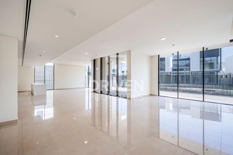 Villa in Dubai Hills Estate, Dubai 5 bedrooms, 649.02 sq.m. № 137106 - photo 4