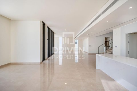 Villa in Dubai Hills Estate, Dubai 5 bedrooms, 649.02 sq.m. № 137106 - photo 3