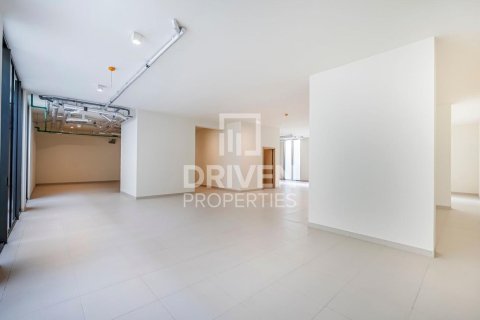 Villa in Dubai Hills Estate, Dubai 5 bedrooms, 649.02 sq.m. № 137106 - photo 12
