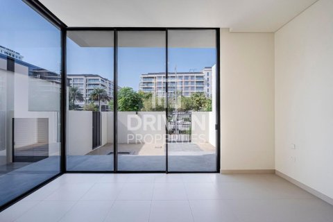 Villa in Dubai Hills Estate, Dubai 5 bedrooms, 649.02 sq.m. № 137106 - photo 6