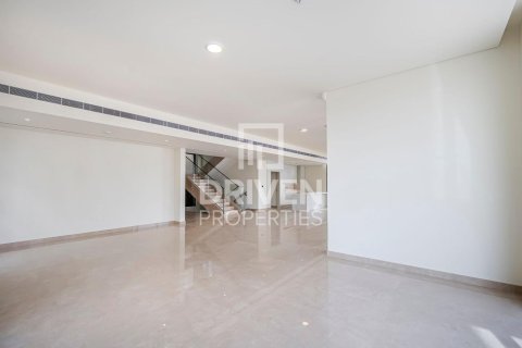 Villa in Dubai Hills Estate, Dubai 5 bedrooms, 649.02 sq.m. № 137106 - photo 7