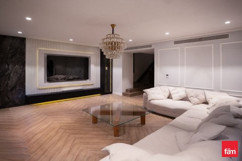 Townhouse in Dubai 4 bedrooms, 397.9 sq.m. № 70595 - photo 4