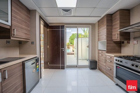 Villa à Dubai, 6 chambres, 700.9 m², № 40338 - photo 27