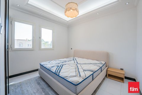 Villa à Dubai, 6 chambres, 700.9 m², № 40338 - photo 3
