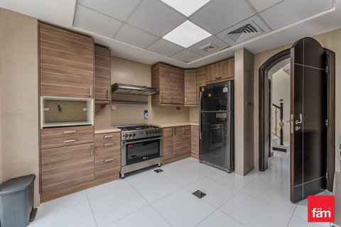 Villa à Dubai, 6 chambres, 700.9 m², № 40338 - photo 8