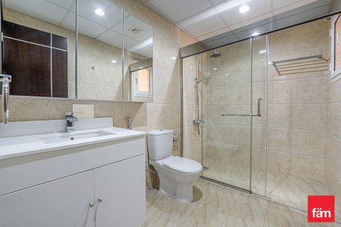 Villa à Dubai, 6 chambres, 700.9 m², № 40338 - photo 2