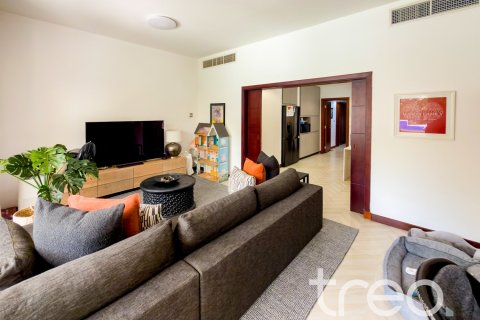 Купить виллу в Saheel, Арабиан Ранчес, Дубай: 5 спален, 450.49м², № 134695 - фото 17