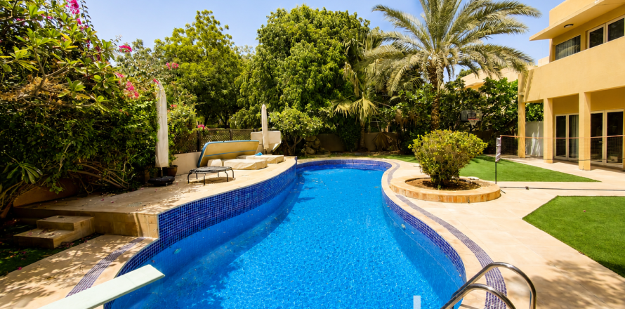 Вилла в Saheel, Арабиан Ранчес, Дубай, 5 спален, 450.49м², № 134695