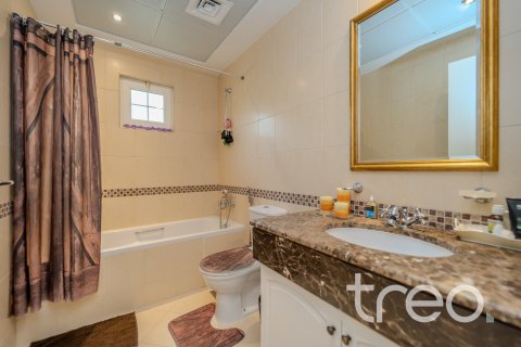 Villa à Arabian Ranches, Dubai, 6 chambres, 485.88 m², № 134692 - photo 5