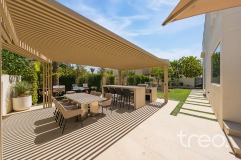 Villa in Meadows, Dubai 5 bedrooms, 418.06 sq.m. № 134697 - photo 8