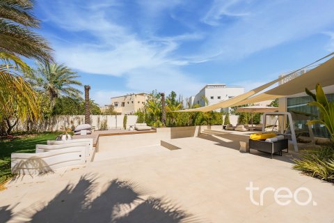 Villa in Meadows, Dubai 5 bedrooms, 418.06 sq.m. № 134697 - photo 3