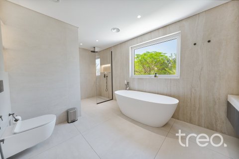 Villa in Meadows, Dubai 5 bedrooms, 418.06 sq.m. № 134697 - photo 12