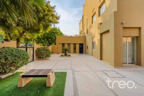 Villa à Arabian Ranches, Dubai, 7 chambres, 505.67 m², № 134698 - photo 30