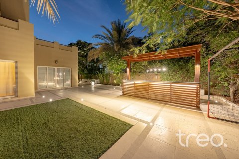 Villa à Arabian Ranches, Dubai, 7 chambres, 505.67 m², № 134698 - photo 24