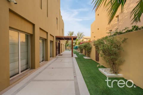 Villa à Arabian Ranches, Dubai, 7 chambres, 505.67 m², № 134698 - photo 29