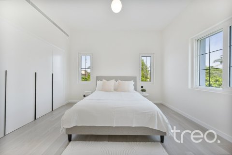 Villa en Arabian Ranches, Dubai, 4 dormitorios, 331.29 m², № 120131 - foto 12