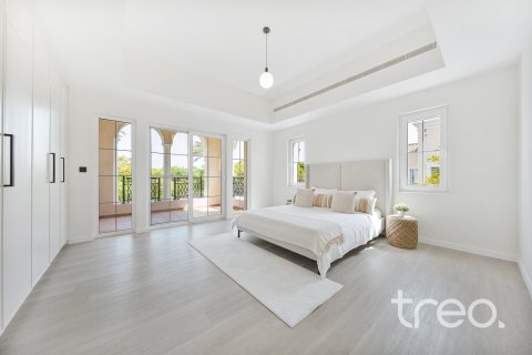 Villa en Arabian Ranches, Dubai, 4 dormitorios, 331.29 m², № 120131 - foto 11