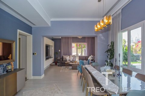 Villa en Meadows, Dubai, 4 dormitorios, 387.41 m², № 120125 - foto 4