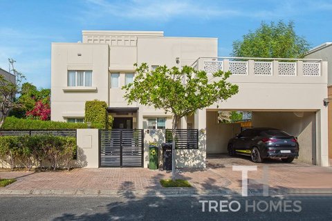 Villa en Meadows, Dubai, 4 dormitorios, 387.41 m², № 120125 - foto 21