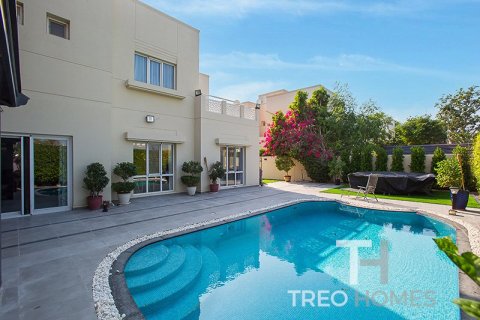 Villa en Meadows, Dubai, 4 dormitorios, 387.41 m², № 120125 - foto 17