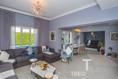 Villa en Meadows, Dubai, 4 dormitorios, 387.41 m², № 120125 - foto 3