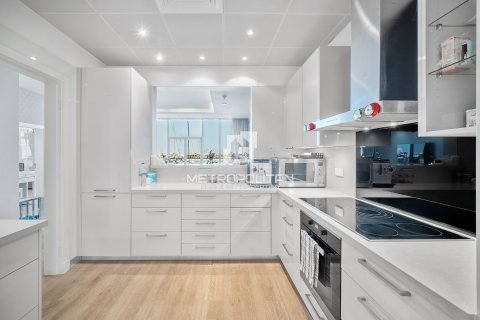 Apartamento en Tiara Residences, Palm Jumeirah, Dubai, 3 dormitorios, 211 m², № 73447 - foto 7