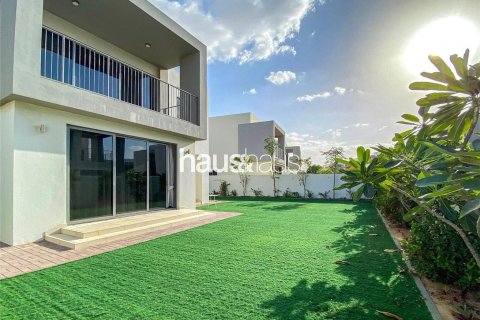 Villa in Sidra Villas, Dubai Hills Estate, Dubai 3 bedrooms, 464 sq.m. № 44860 - photo 1