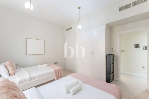 Apartment in Jumeirah Beach Residence, Dubai 2 bedrooms, 118 sq.m. № 58581 - photo 14