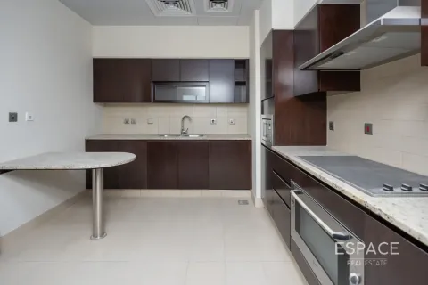 Apartment in Palm Jumeirah, Dubai 3 bedrooms, 222 sq.m. № 122828 - photo 7
