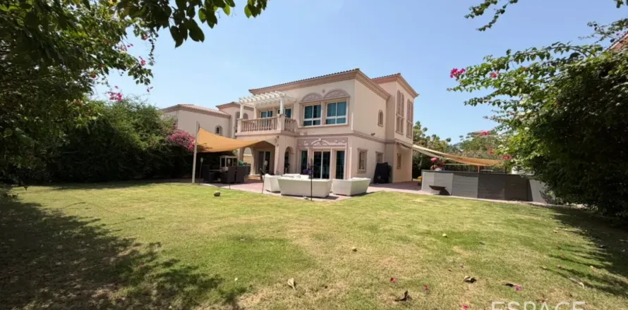 Villa en Jumeirah Village Triangle, Dubai, 2 dormitorios, 278 m², № 122830
