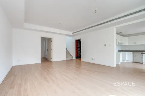 Villa in Springs 2, The Springs, Dubai 3 bedrooms, 228 sq.m. № 122832 - photo 3