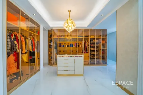 Villa in Dubai Hills Estate, Dubai 5 bedrooms, 398 sq.m. № 122827 - photo 4