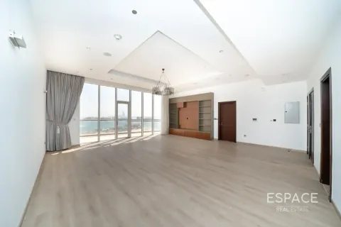 Apartment in Palm Jumeirah, Dubai 3 bedrooms, 222 sq.m. № 122829 - photo 2